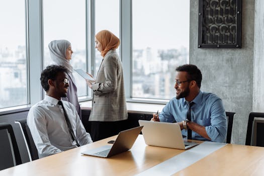 women collaborating in tech